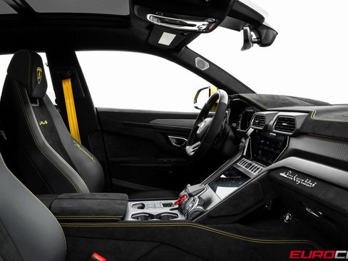 Used 2024 Lamborghini Urus Performante image 39