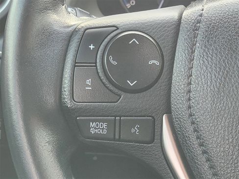 Used 2018 Toyota RAV4 Limited image 27