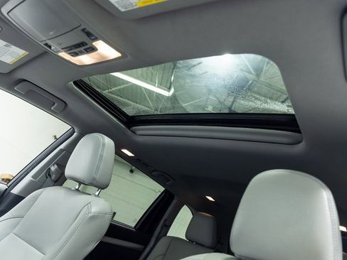 Used 2016 Toyota Highlander XLE image 13