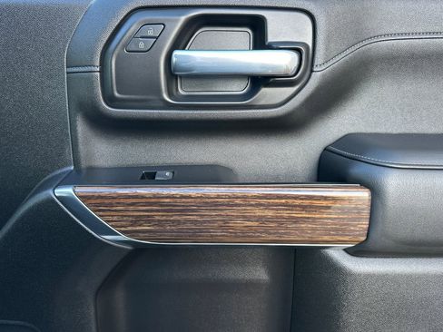 Used 2022 Chevrolet Silverado 2500 High Country w/ Z71 Off-Road Package image 19