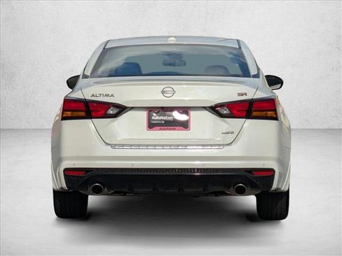 Used 2023 Nissan Altima 2.5 SR w/ SR Premium Package image 7