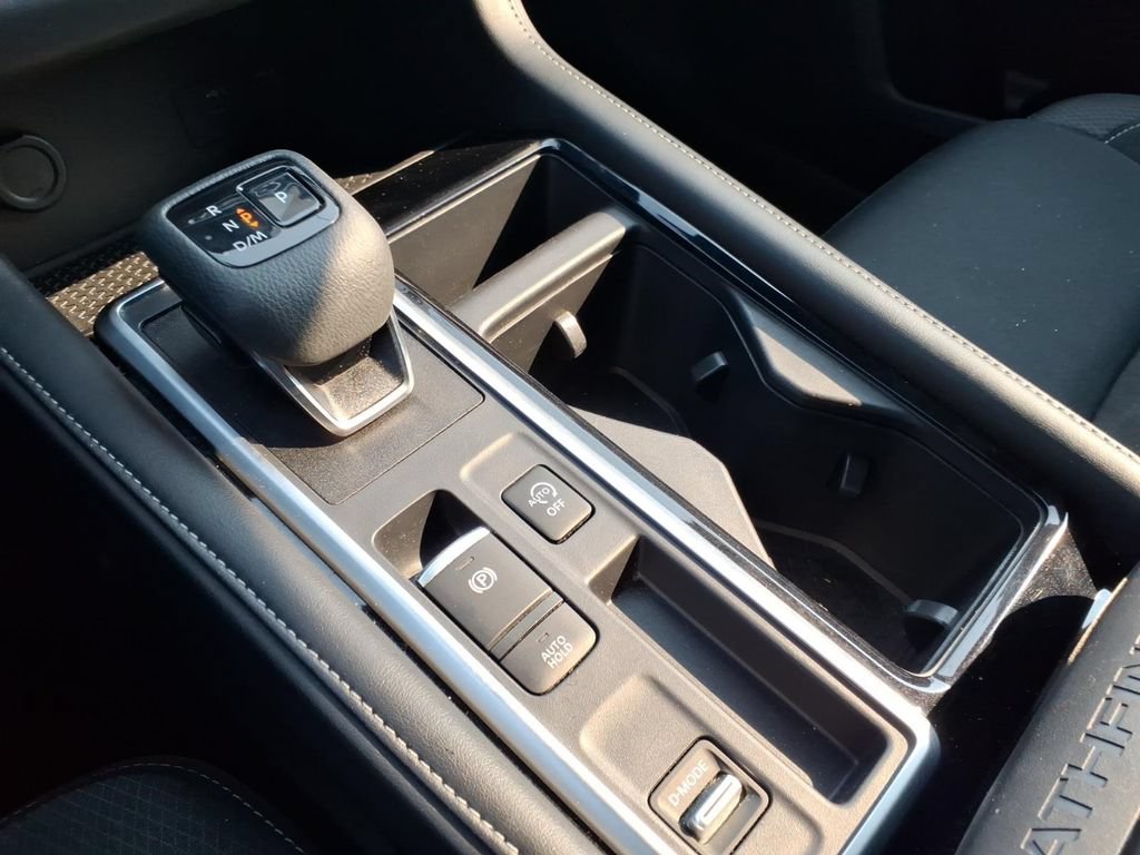 Used 2024 Nissan Pathfinder SV FWD image 21