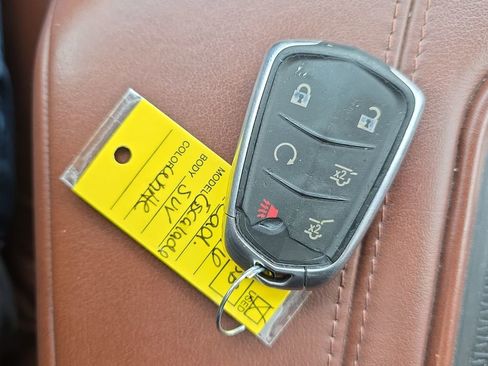 Used 2016 Cadillac Escalade Luxury image 22