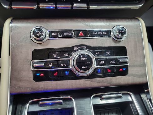 Used 2024 Lincoln Aviator Reserve w/ Elements Package Plus image 41