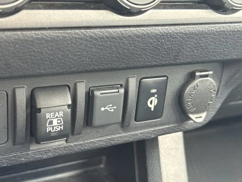 Used 2021 Toyota Tacoma TRD Off-Road AWD/4WD image 28
