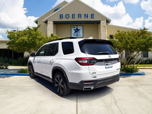 Used 2025 Honda Pilot Black Edition image 3
