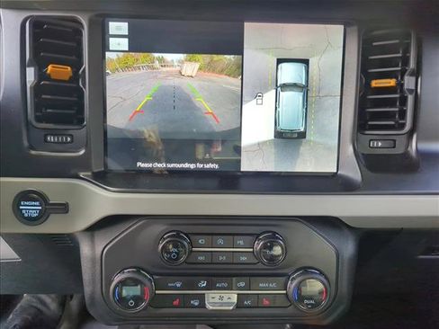 Used 2023 Ford Bronco Badlands image 17