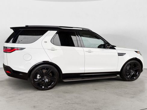 Certified 2025 Land Rover Discovery Dynamic SE AWD/4WD image 3