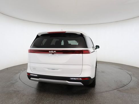 Used 2024 Kia Carnival LX image 15