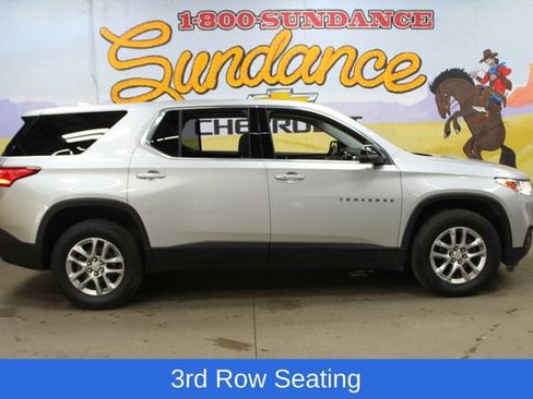 Used 2021 Chevrolet Traverse LS FWD image 1