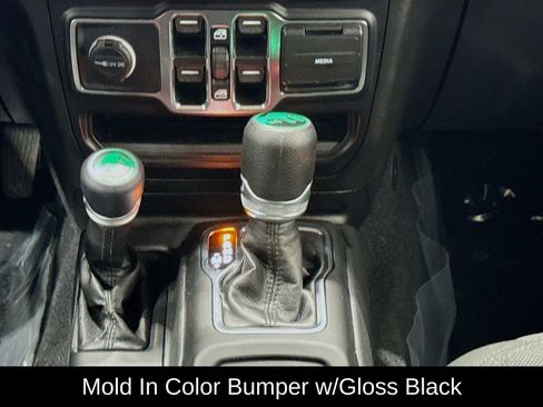 Used 2022 Jeep Gladiator Willys image 23