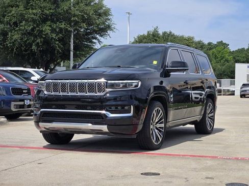 Used 2022 Jeep Grand Wagoneer Series III w/ Rear Seat Video Group 1 AWD/4WD image 3