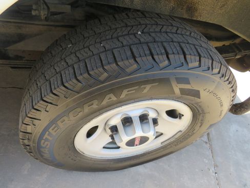 Used 2015 GMC Savana 2500 image 16