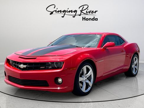 Used 2010 Chevrolet Camaro SS w/ RS Package RWD image 3