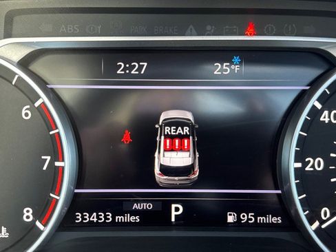 Used 2023 Nissan Rogue SL w/ SL Premium Package image 13