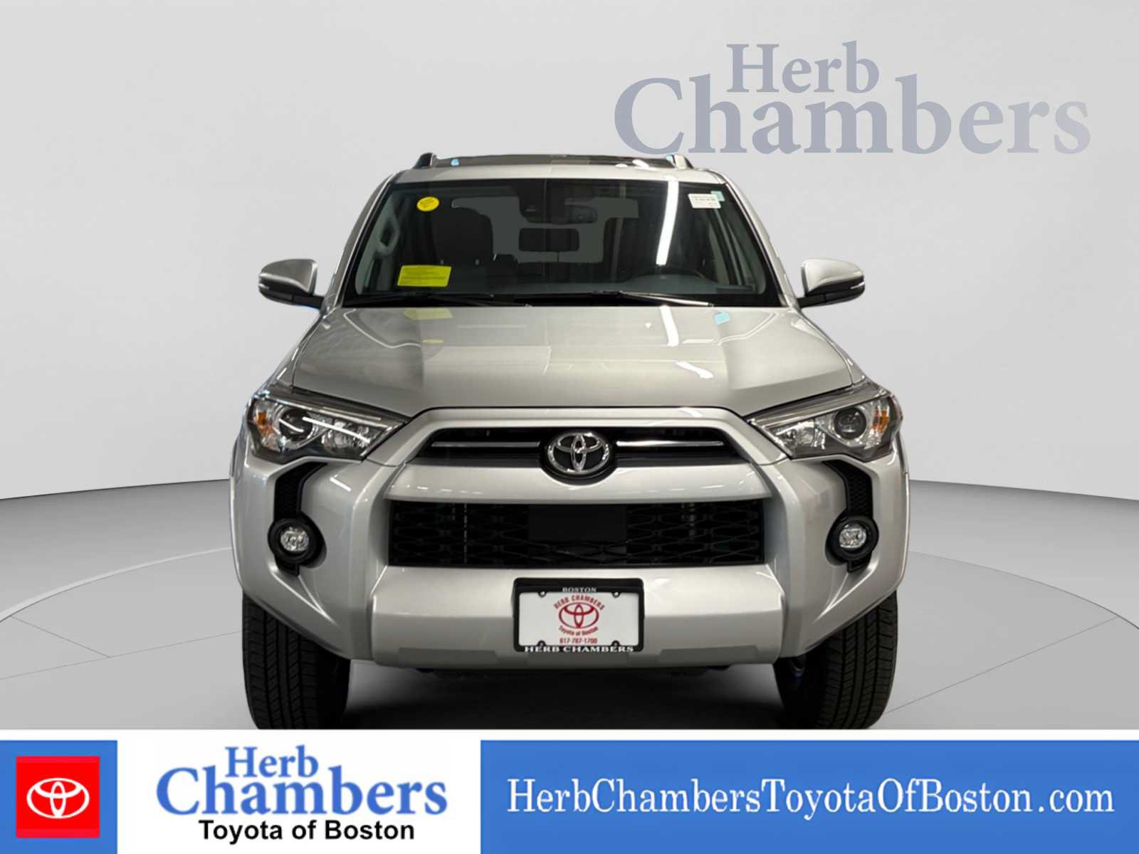 Used 2024 Toyota 4Runner SR5 Premium w/ Moonroof Package AWD/4WD image 2
