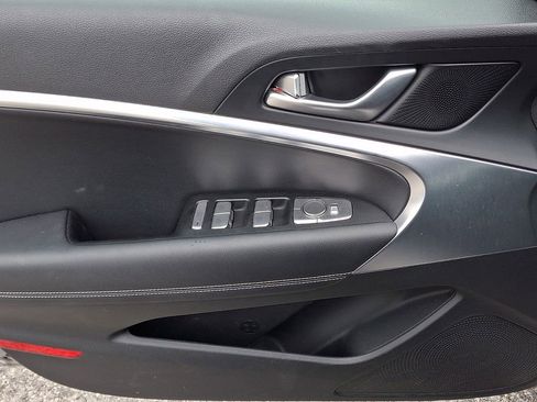 Used 2025 Genesis G70 2.5T AWD/4WD image 12