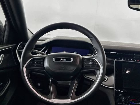 Used 2023 Jeep Grand Cherokee Altitude AWD/4WD image 14