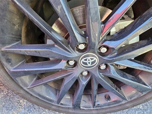 Used 2021 Toyota Camry XSE image 5