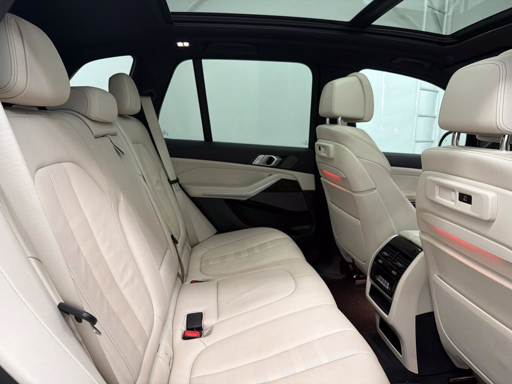 Used 2020 BMW X5 sDrive40i w/ Luxury Seating Package RWD image 29