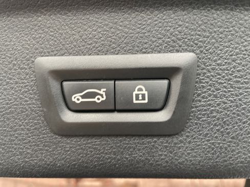 Used 2018 BMW 340i xDrive image 25