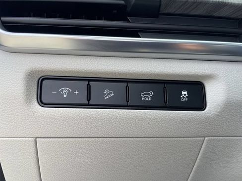 Used 2025 Kia Telluride SX w/ SX Captain's Chair Package FWD image 36