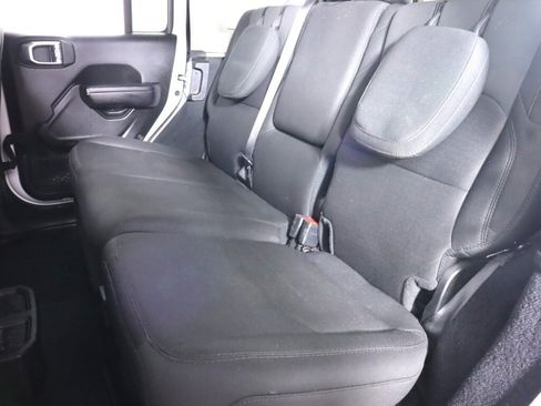 Used 2023 Jeep Wrangler Unlimited AWD/4WD image 33