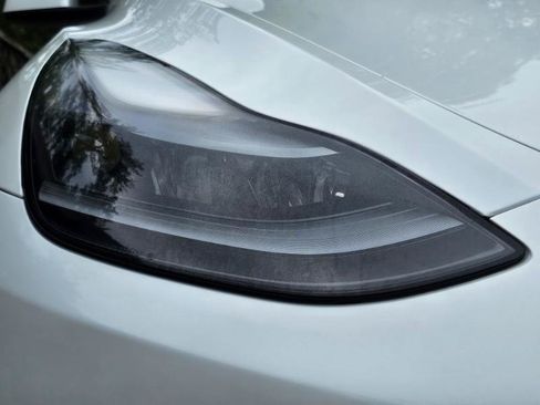 Used 2022 Tesla Model Y Long Range AWD/4WD image 26