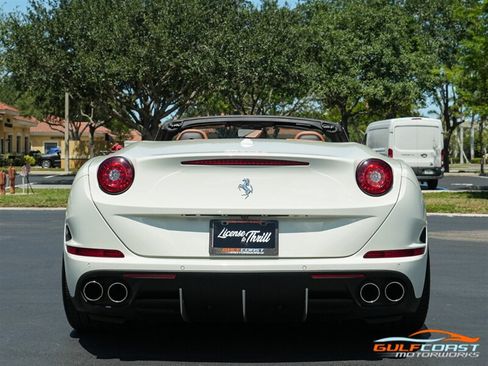 Used 2017 Ferrari California T RWD image 60