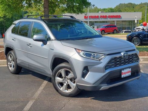 Used 2019 Toyota RAV4 Limited AWD/4WD image 2