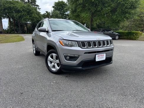 Used 2018 Jeep Compass Latitude AWD/4WD image 40
