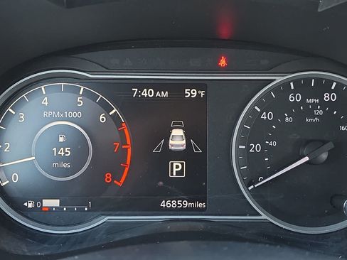 Used 2025 Nissan Versa SV FWD image 24
