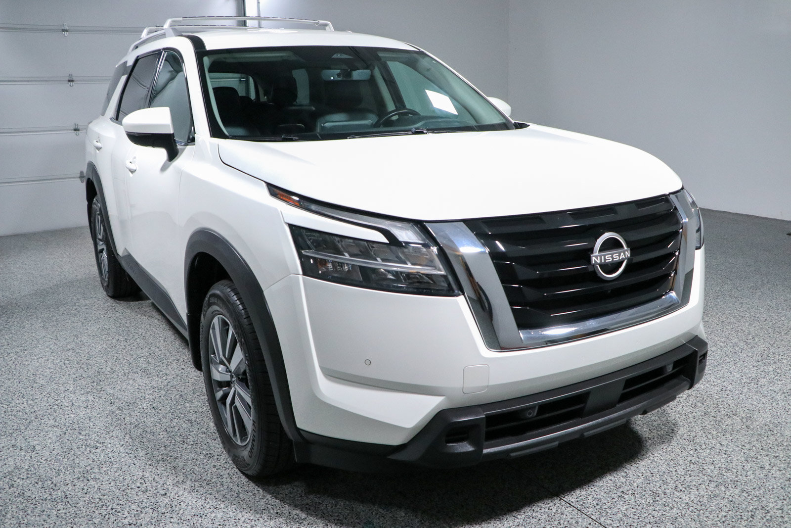 Used 2024 Nissan Pathfinder SL FWD image 5