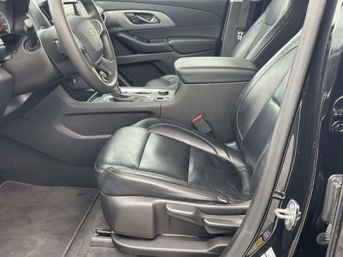 Used 2021 Chevrolet Traverse LS image 17