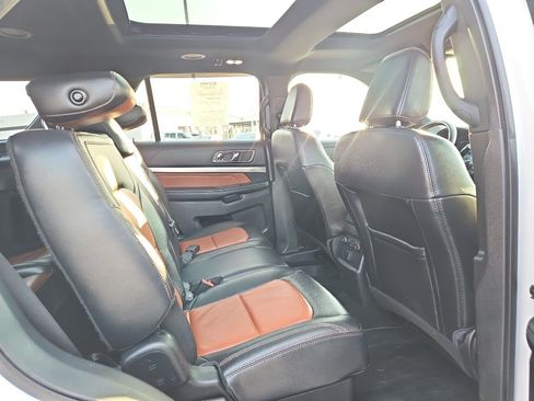 Used 2019 Ford Explorer XLT w/ XLT Desert Copper Package AWD/4WD image 19