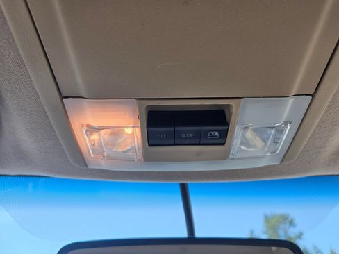 Used 2014 Ford F250 Lariat w/ Lariat Ultimate Package AWD/4WD image 19