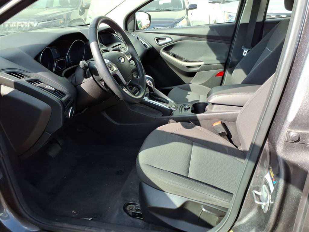 Used 2012 Ford Focus SEL w/ SEL/Titanium Winter Pkg FWD image 10