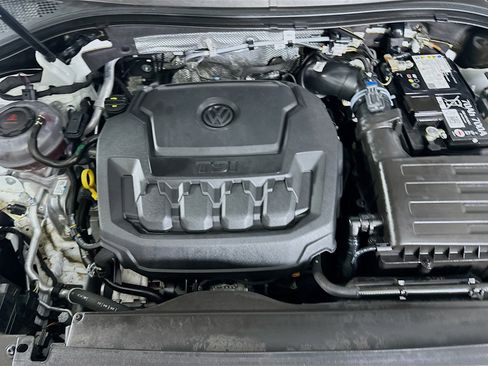 Used 2024 Volkswagen Tiguan SE image 32