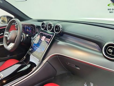 Used 2024 Mercedes-Benz GLC 300 4MATIC image 23