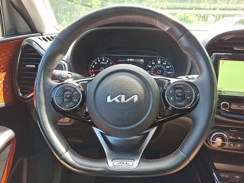 Used 2022 Kia Soul Turbo FWD image 16