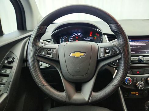Used 2021 Chevrolet Trax LT AWD/4WD image 13