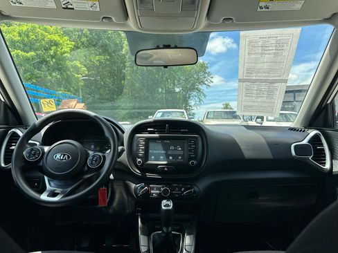 Used 2020 Kia Soul LX FWD image 10