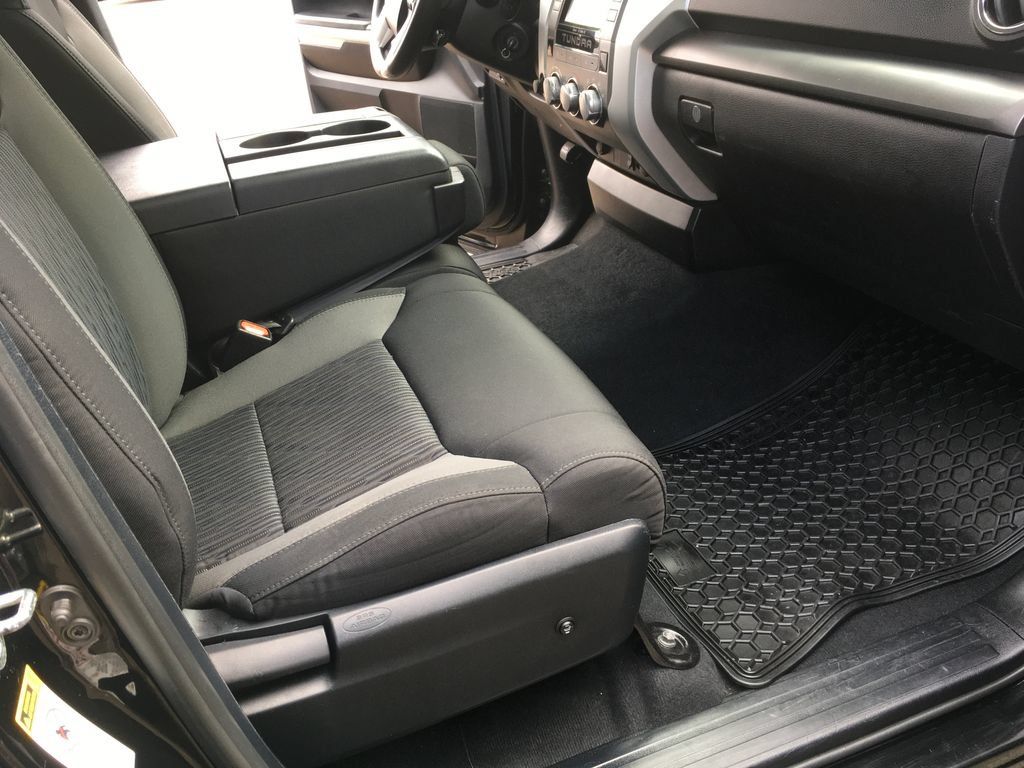 Used 2016 Toyota Tundra SR5 AWD/4WD image 33