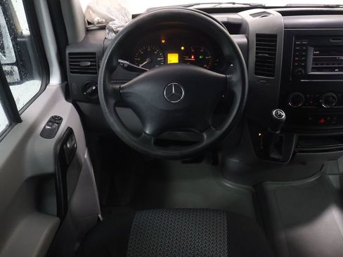 Used 2016 Mercedes-Benz Sprinter 2500 image 16
