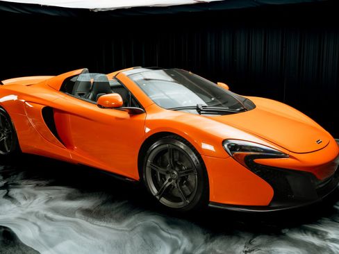 Used 2015 McLaren 650S Spider RWD image 5