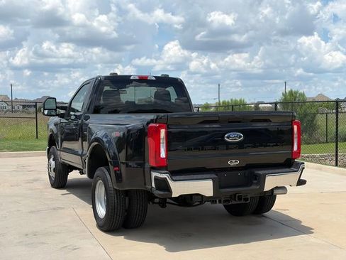 Used 2023 Ford F350 XLT AWD/4WD image 7