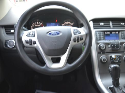 Used 2013 Ford Edge SE image 32