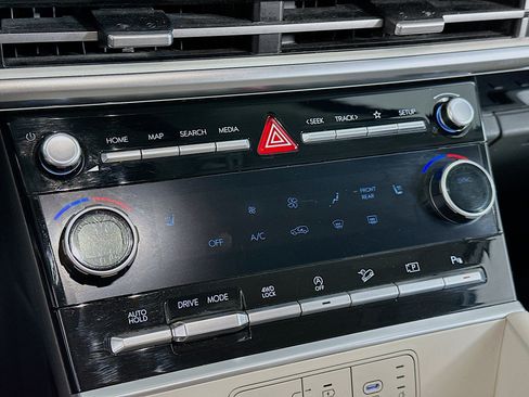 Used 2024 Hyundai Santa Fe SEL image 24