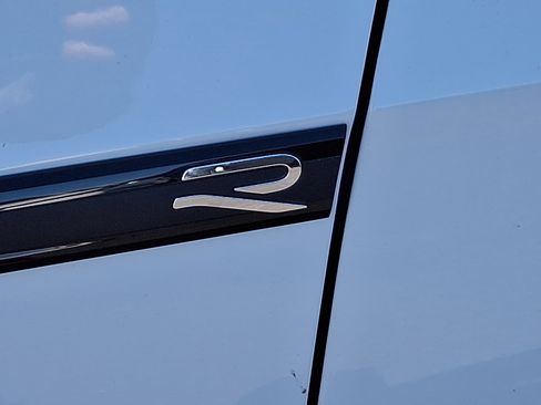 Used 2024 Volkswagen Golf R 2.0T image 30