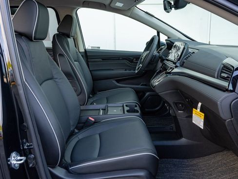 New 2026 Honda Odyssey Touring image 16